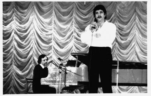 Авторский концерт на сцене филармонии с другом Алексеем Стрюковым. 1989 г.